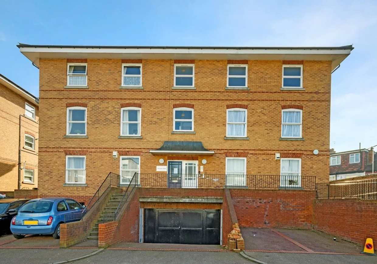 Pembroke Road London N8 photo 6