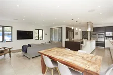 Woodcote End, Epsom, KT18 photo 2