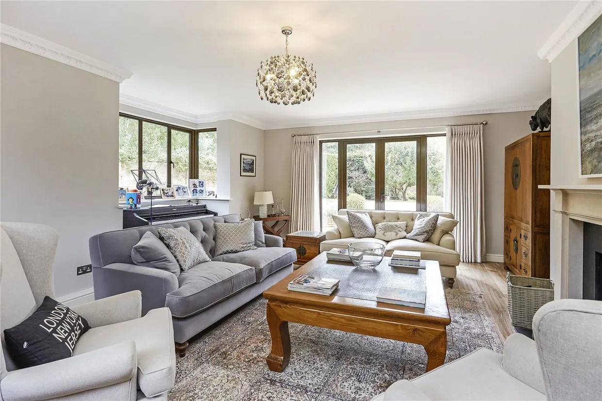 Woodcote End, Epsom, KT18 photo 4