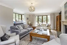 Woodcote End, Epsom, KT18 photo 4