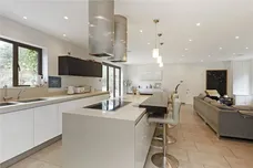 Woodcote End, Epsom, KT18 photo 6