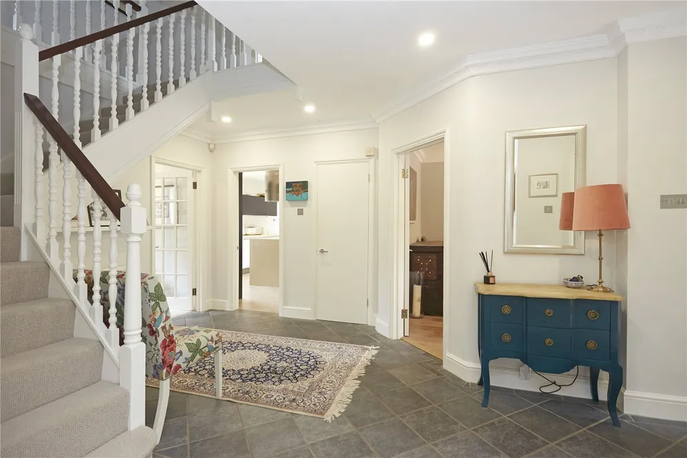 Woodcote End, Epsom, KT18 photo 15
