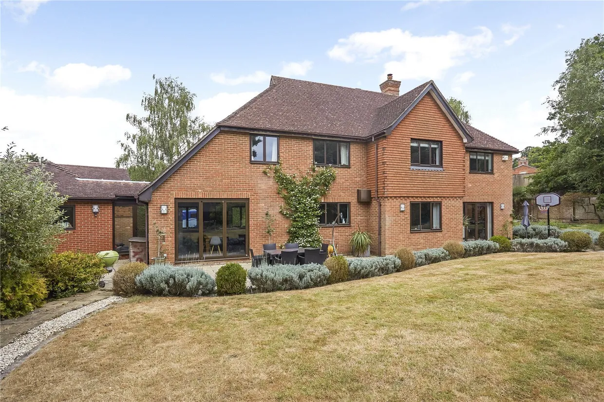 Woodcote End, Epsom, KT18 photo 24