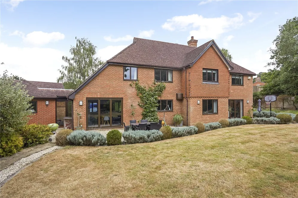 Woodcote End, Epsom, KT18 photo 24