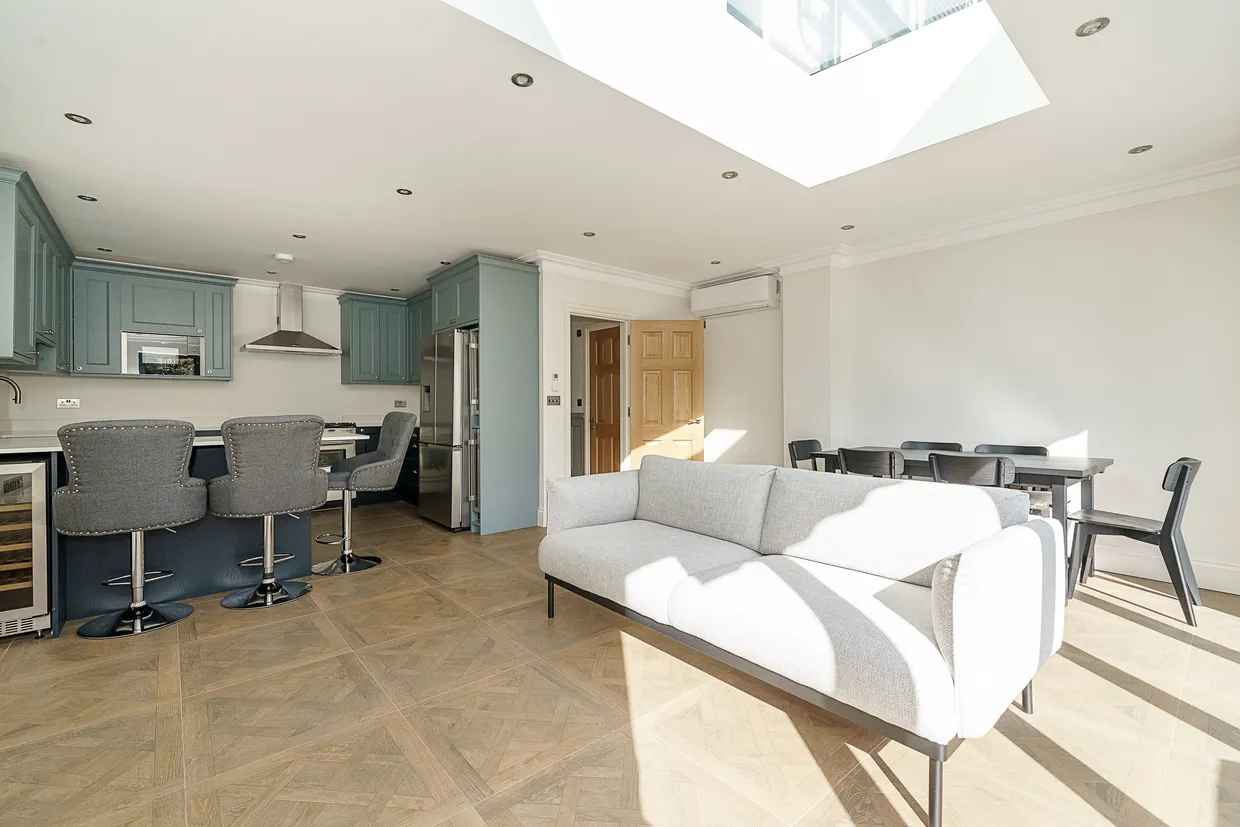 Chalfont Way, Ealing, W13 photo 2