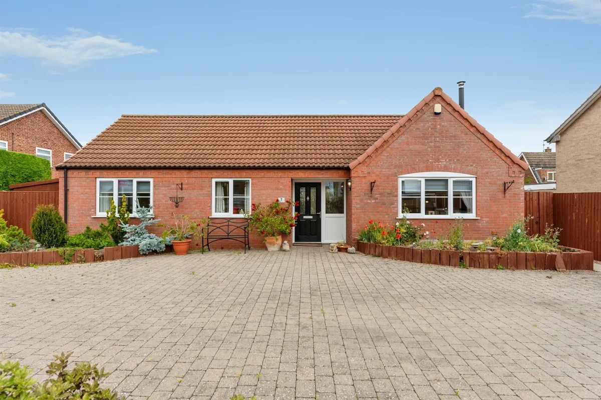 Randall Close, Newark