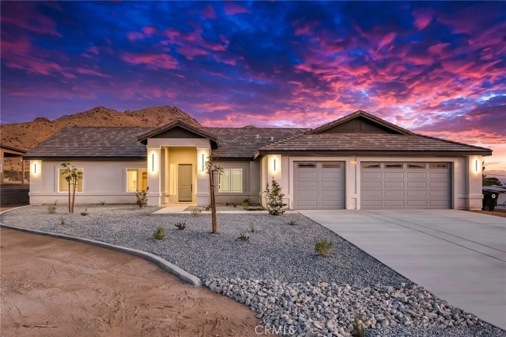 19707 Roanoke Rd, Apple Valley, CA 92307