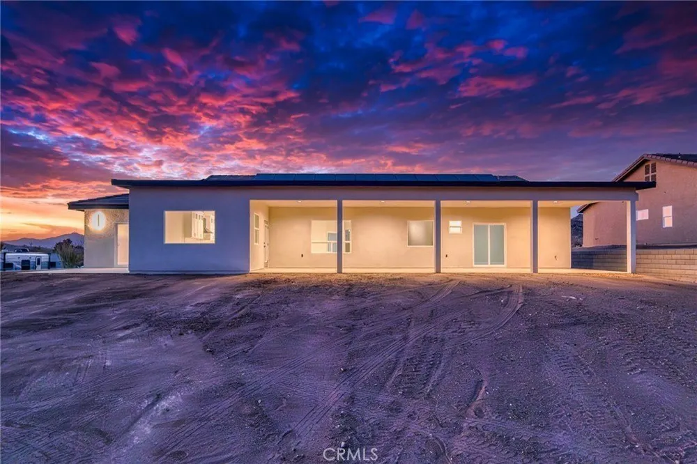 19707 Roanoke Rd, Apple Valley, CA 92307