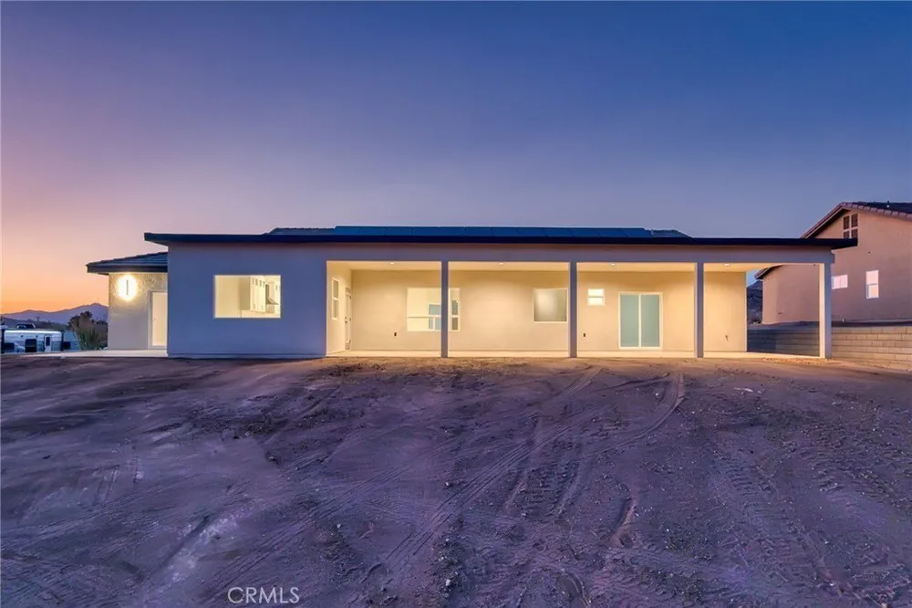 19707 Roanoke Rd, Apple Valley, CA 92307