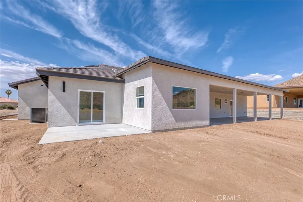 19707 Roanoke Rd, Apple Valley, CA 92307