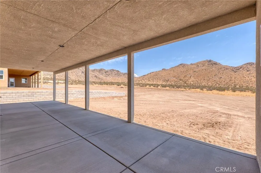 19707 Roanoke Rd, Apple Valley, CA 92307