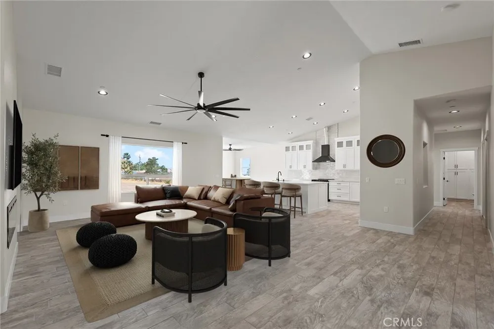 19707 Roanoke Rd, Apple Valley, CA 92307
