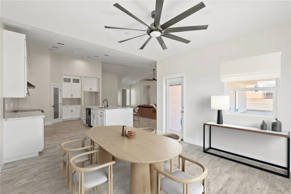 19707 Roanoke Rd, Apple Valley, CA 92307