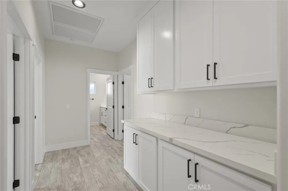 19707 Roanoke Rd, Apple Valley, CA 92307