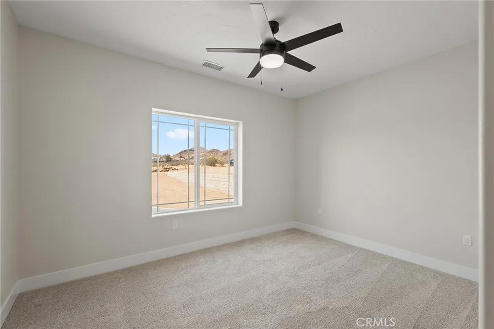19707 Roanoke Rd, Apple Valley, CA 92307