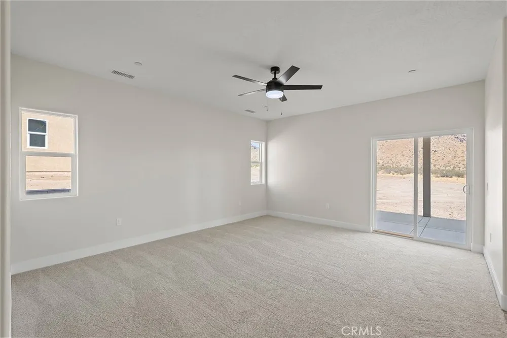 19707 Roanoke Rd, Apple Valley, CA 92307