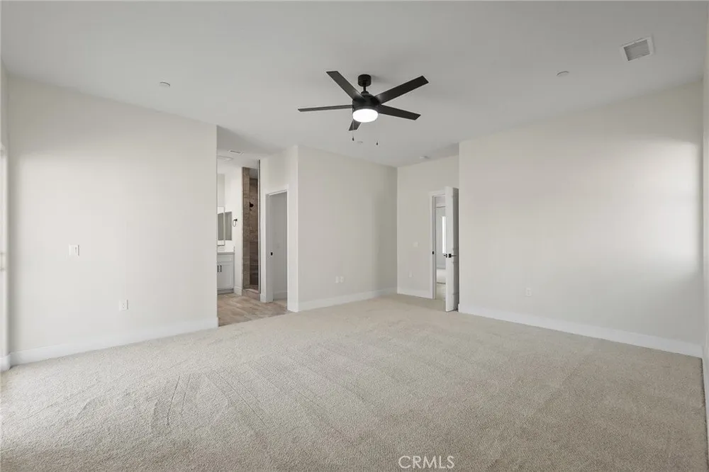 19707 Roanoke Rd, Apple Valley, CA 92307