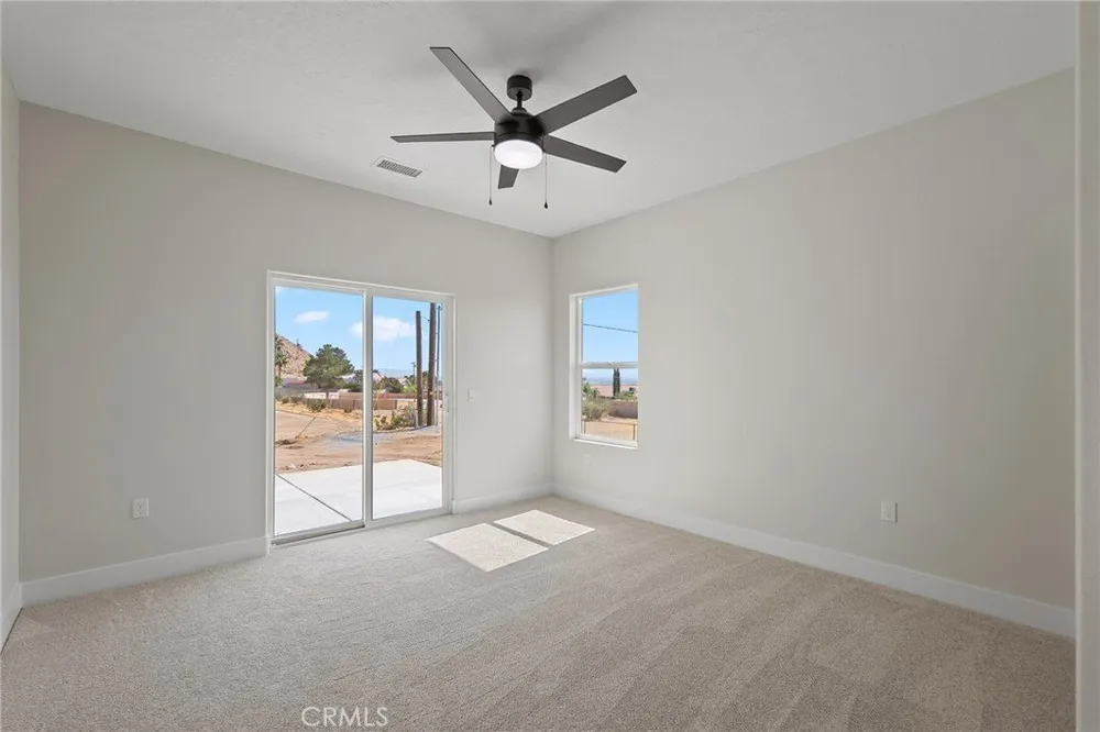 19707 Roanoke Rd, Apple Valley, CA 92307
