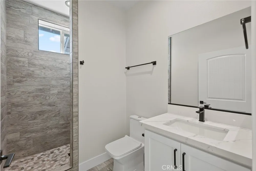19707 Roanoke Rd, Apple Valley, CA 92307