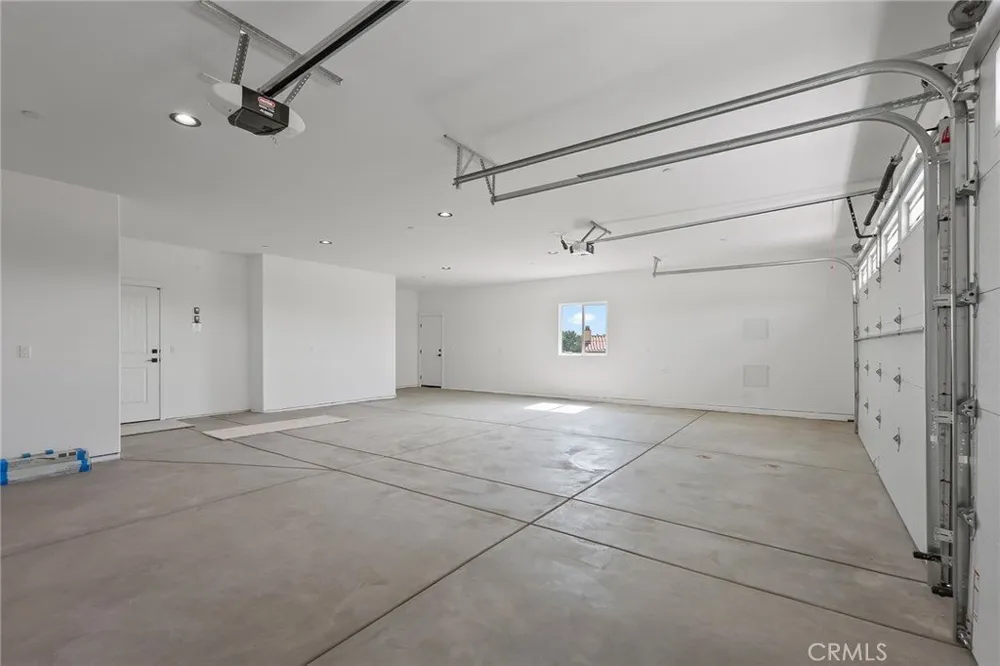19707 Roanoke Rd, Apple Valley, CA 92307