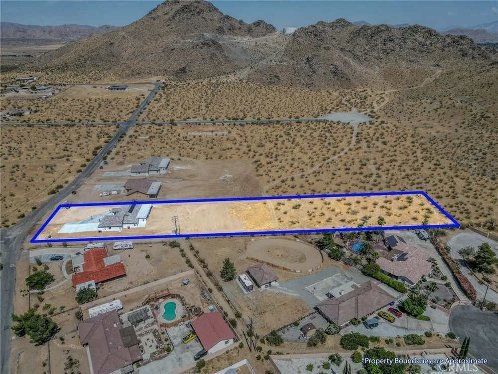 19707 Roanoke Rd, Apple Valley, CA 92307