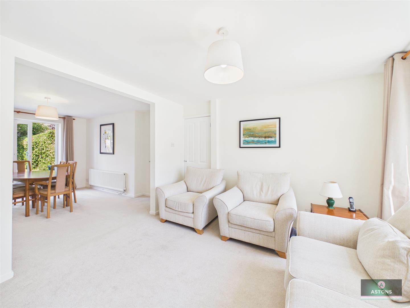 Chaucer Road, Pound Hill Image 3