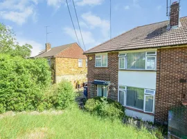 Glenister Road, Chesham thumb 2