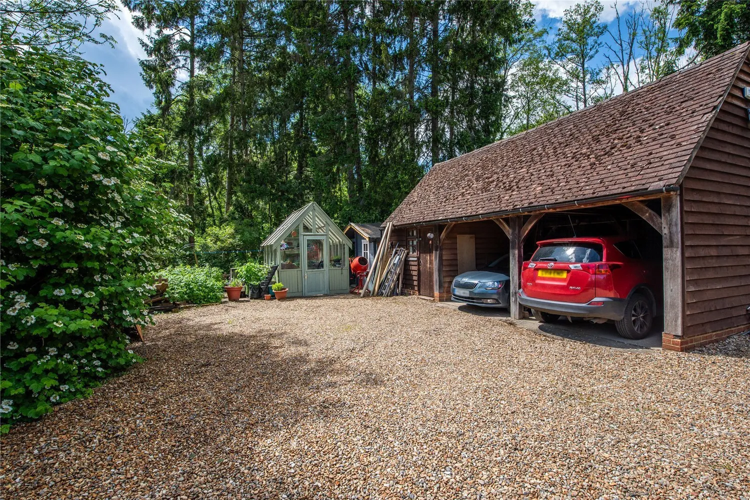 The Green, Ockley, RH5 photo 12