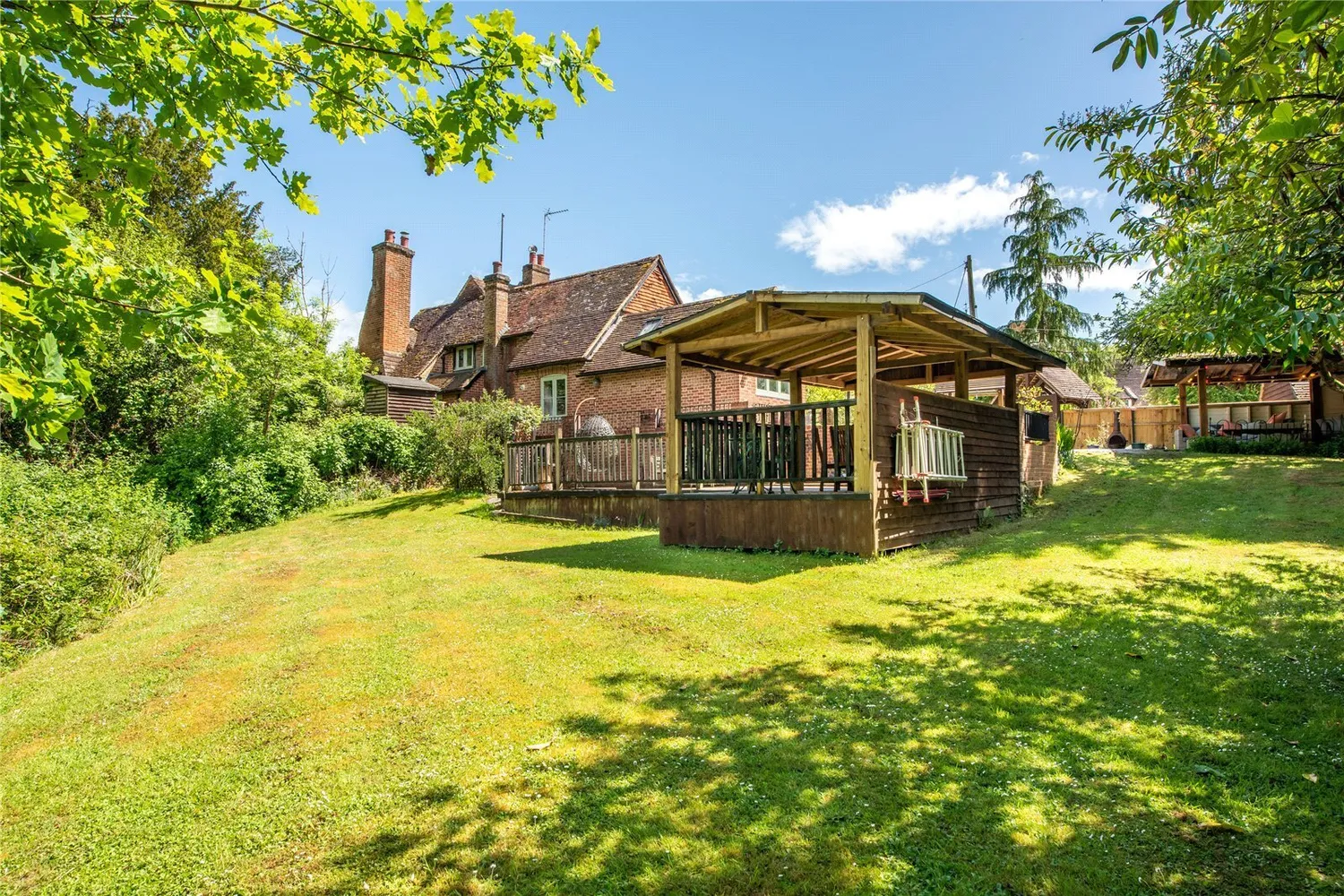 The Green, Ockley, RH5 photo 16