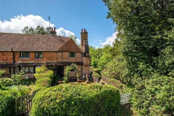 The Green, Ockley, RH5 photo 19