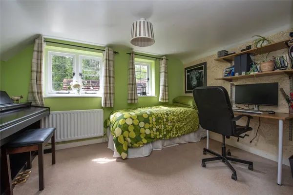 The Green, Ockley, RH5 photo 22