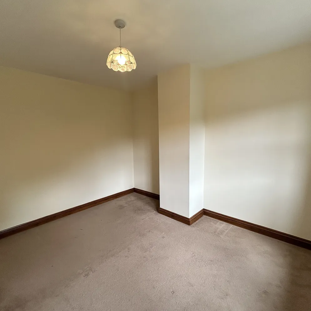 Property carousel item 13