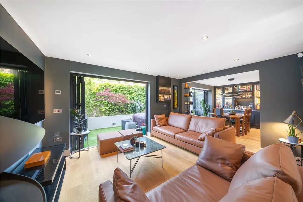 Buxton Mews, London, SW4