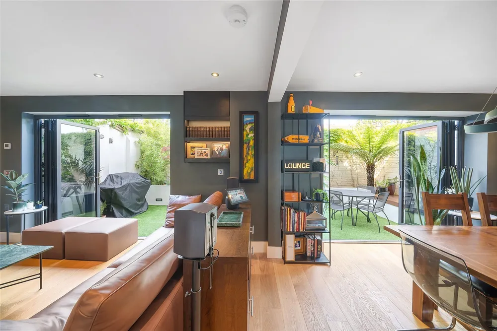 Buxton Mews, London, SW4