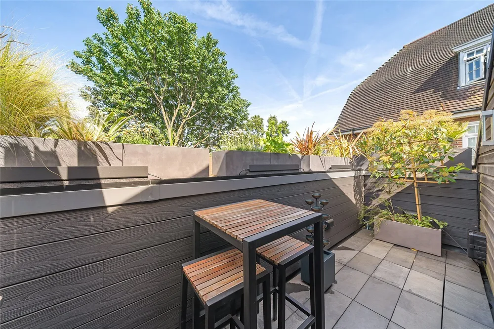 Buxton Mews, London, SW4