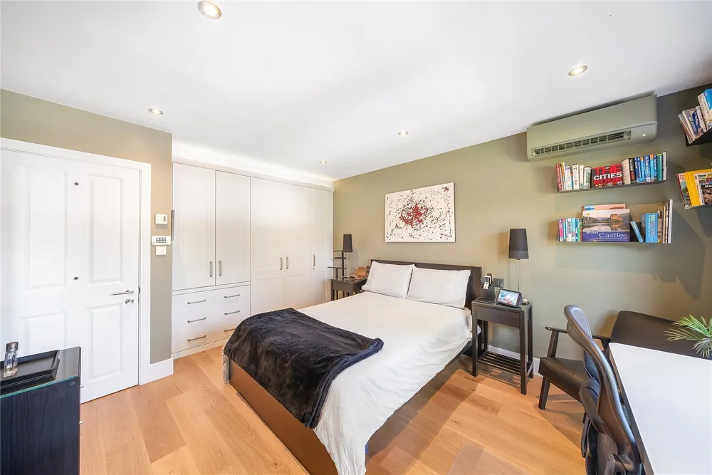 Buxton Mews, London, SW4