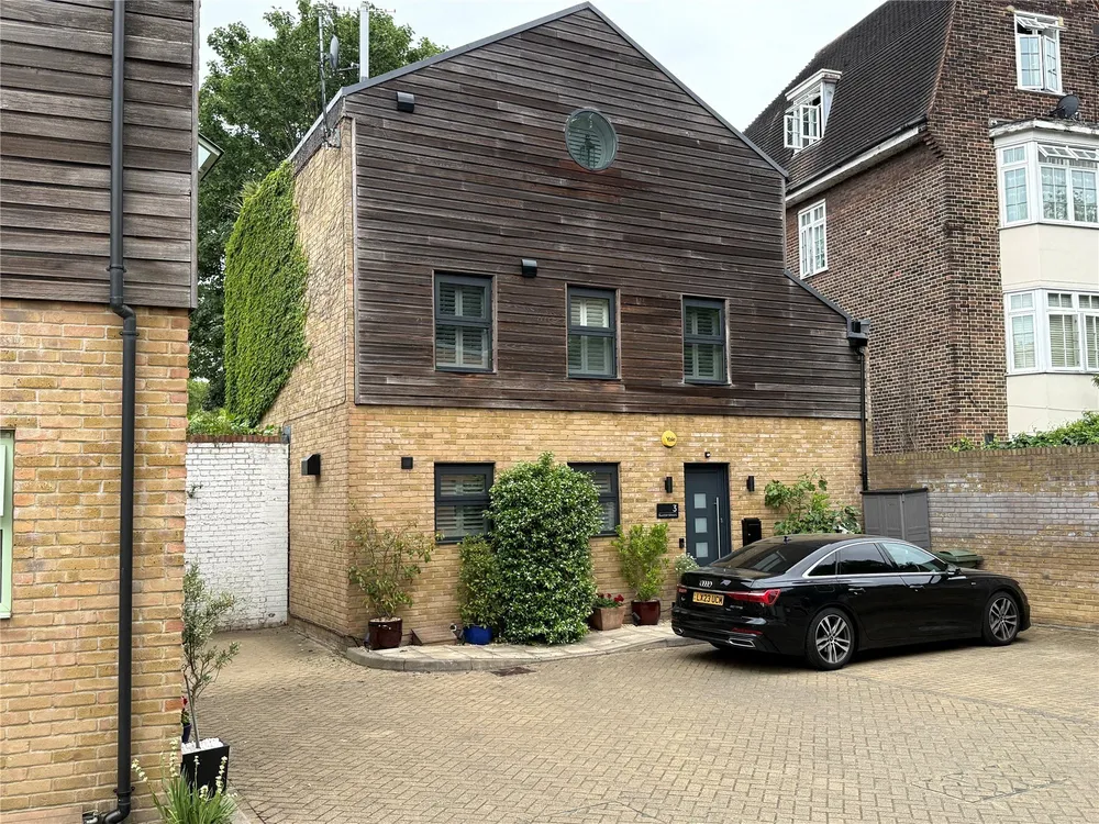 Buxton Mews, London, SW4