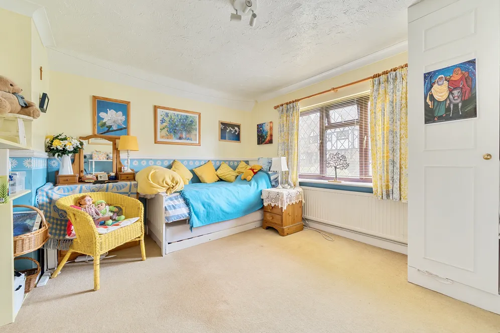 Broad Ha'penny, Farnham, GU10 photo 8