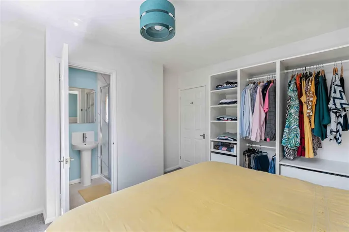 Property carousel image 10