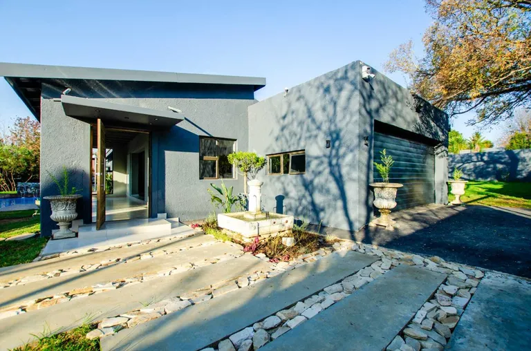 South Africa, Gauteng, Edenvale Central, 2nd Avenue, 137
