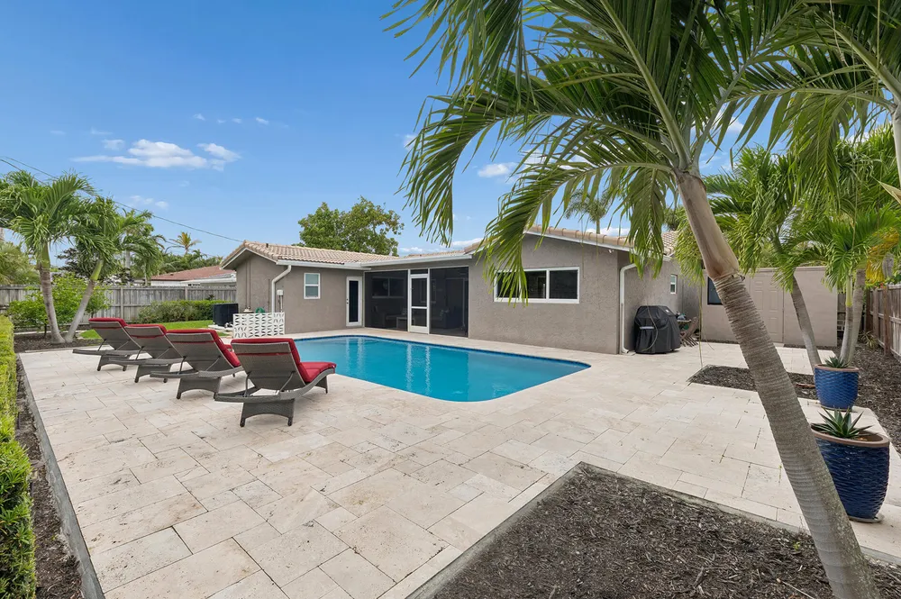 282 NE 27th Ct, Boca Raton, FL 33431