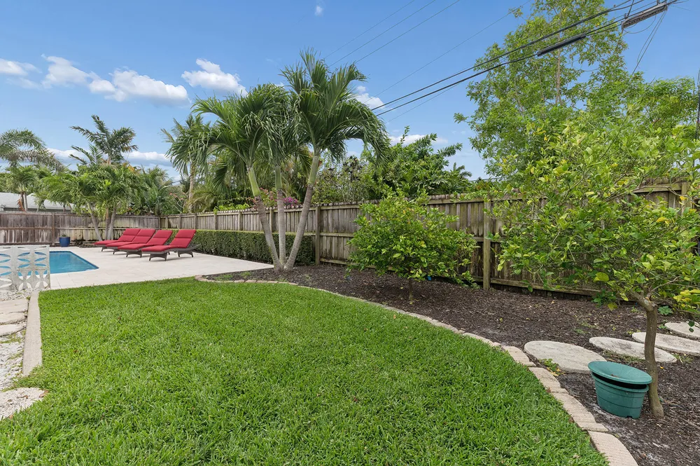 282 NE 27th Ct, Boca Raton, FL 33431
