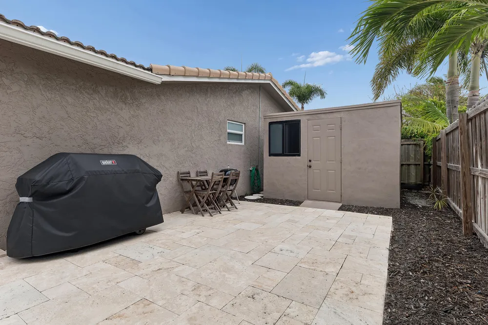 282 NE 27th Ct, Boca Raton, FL 33431