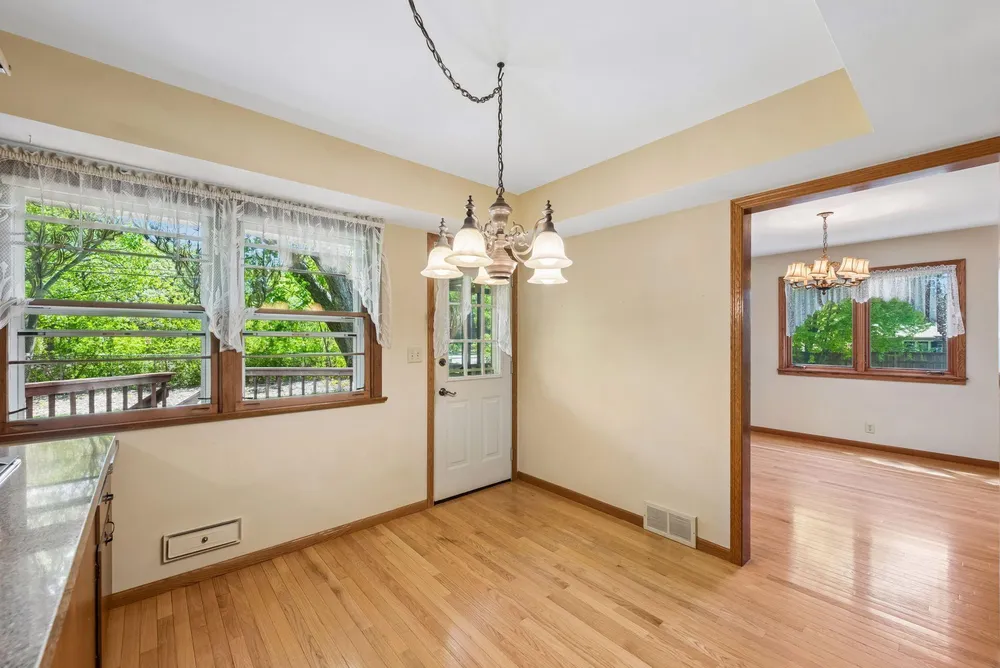 6717 Southdale Rd, Edina, MN 55435