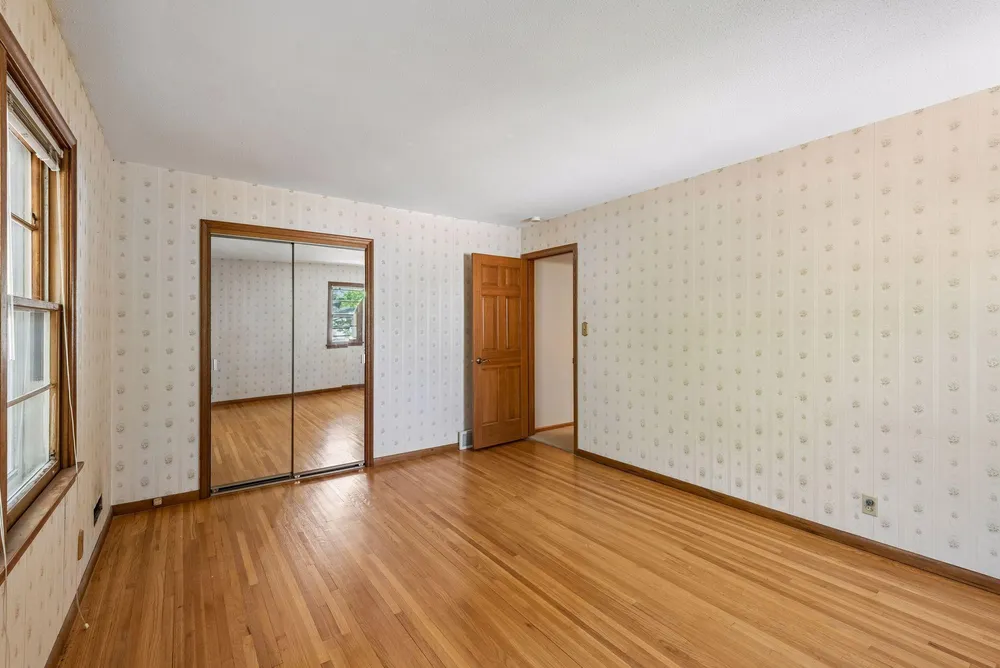 6717 Southdale Rd, Edina, MN 55435