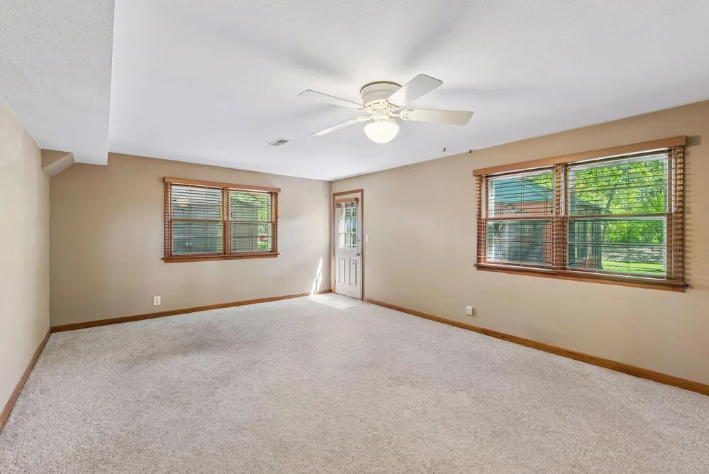 6717 Southdale Rd, Edina, MN 55435