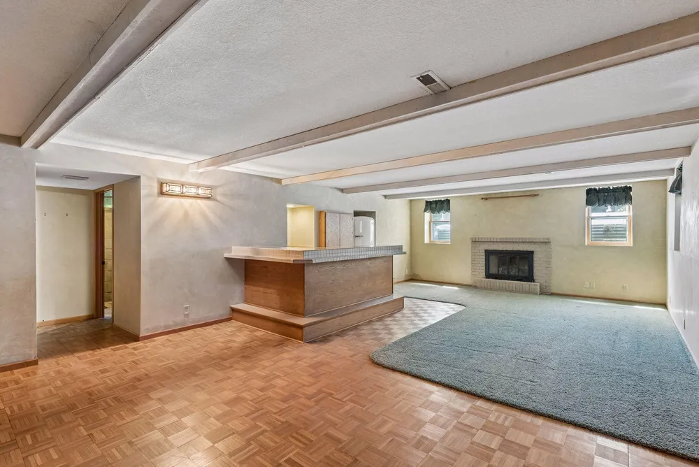 6717 Southdale Rd, Edina, MN 55435