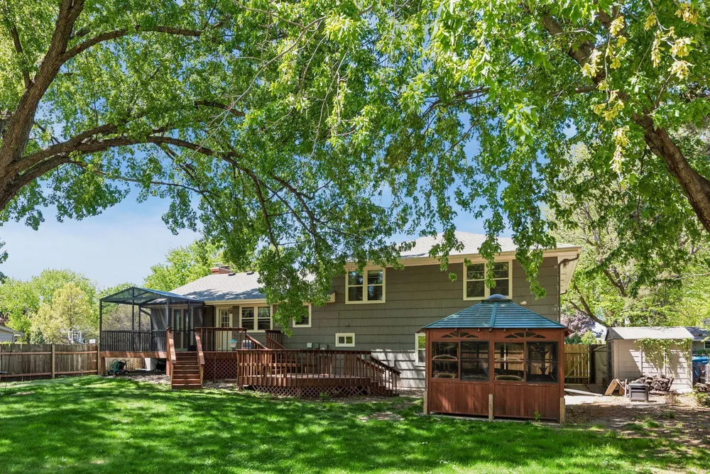 6717 Southdale Rd, Edina, MN 55435
