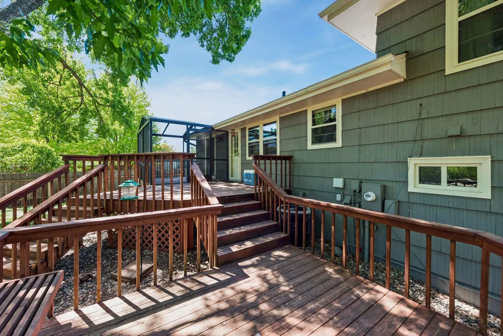 6717 Southdale Rd, Edina, MN 55435