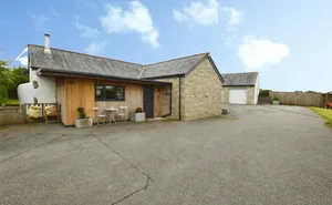Trenerth Road, Leedstown, Hayle, Cornwall, TR27 photo